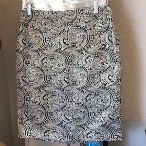 Ann Taylor skirt. Size 4.